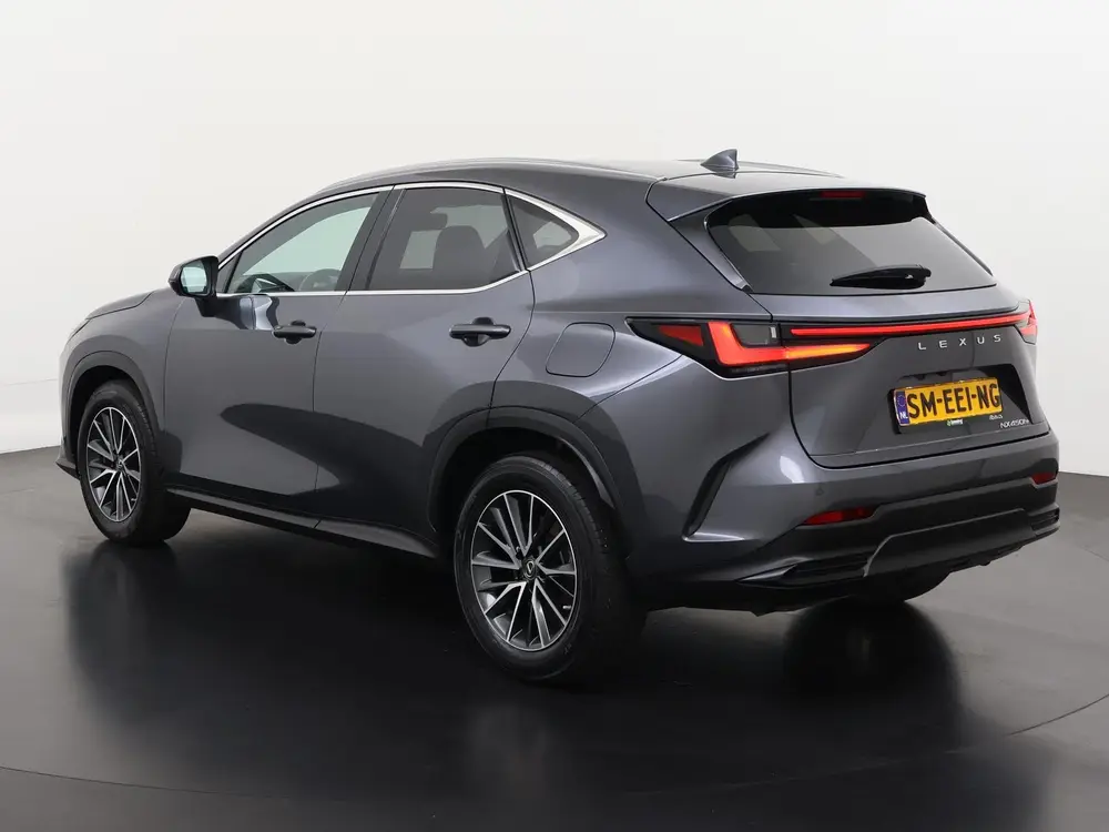 Lexus NX 450h+ AWD Executive Line | Schuifdak | 360 Camera | uit 2023, foto 7
