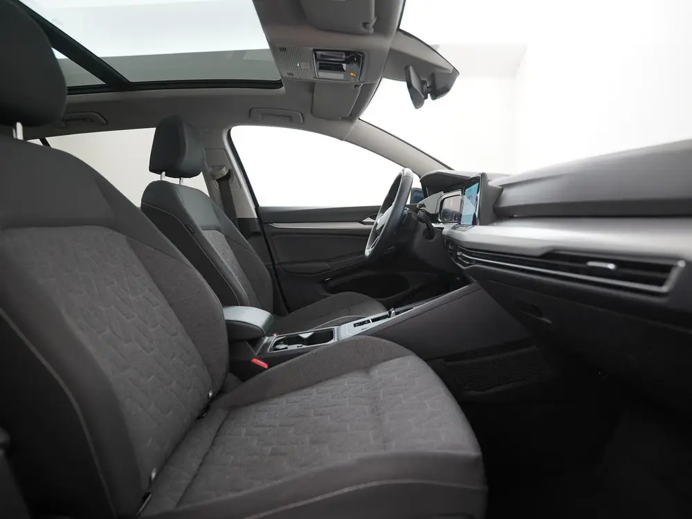 Volkswagen Golf Variant 1.0 eTSI Life DSG | Panoramadak | St uit 2024, foto 3