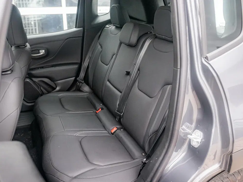 Jeep Renegade 1.5T e-Hybrid Summit uit 2025, foto 12
