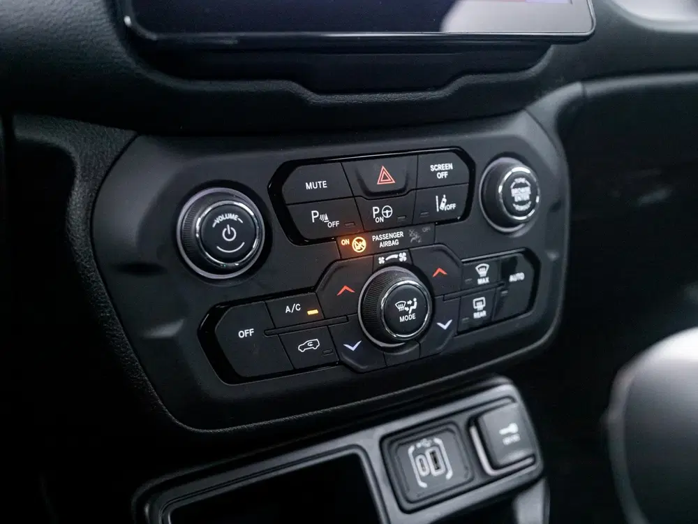 Jeep Renegade 1.5T e-Hybrid Summit uit 2025, foto 19