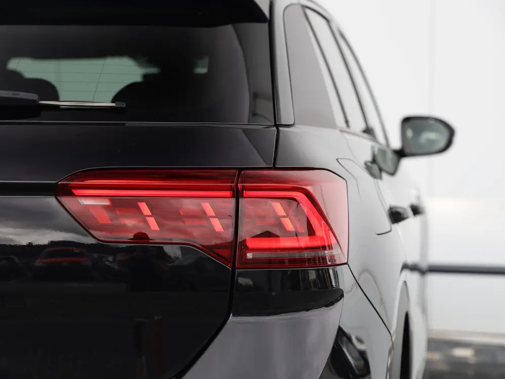Volkswagen T-Roc 1.5 TSI R-Line Business 150pk DSG | Black S uit 2023, foto 17