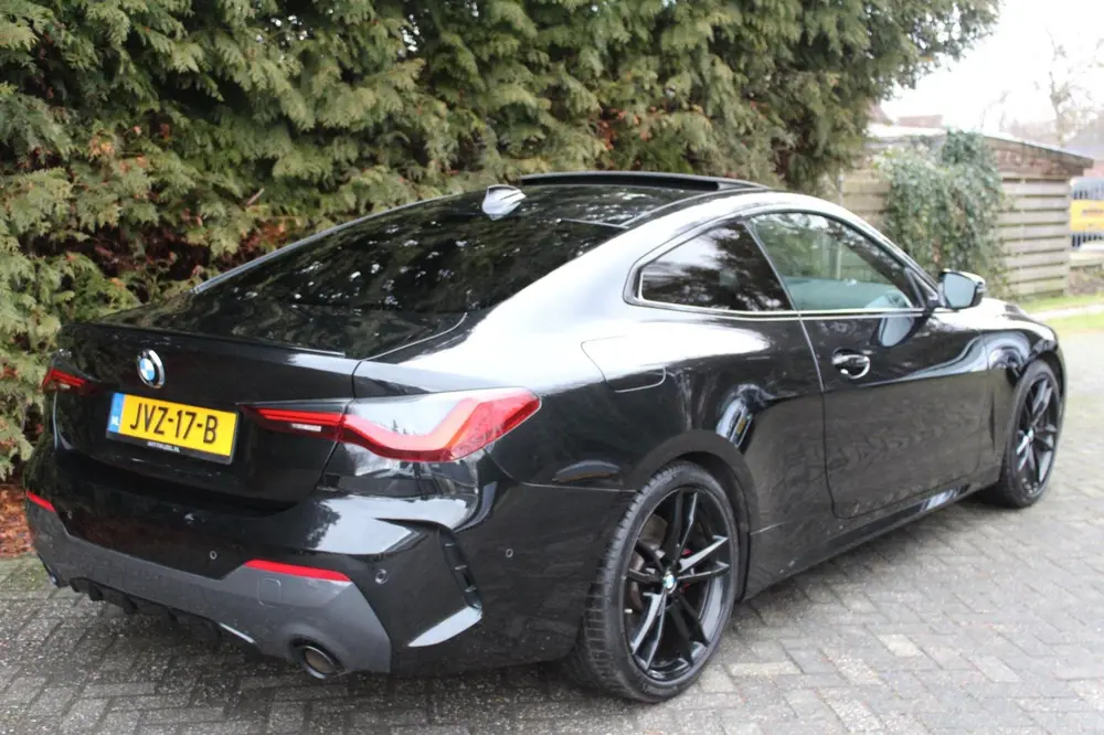 BMW 4-serie 4-serie Coupé 420d xDrive High Executive 1 uit 2021, foto 2