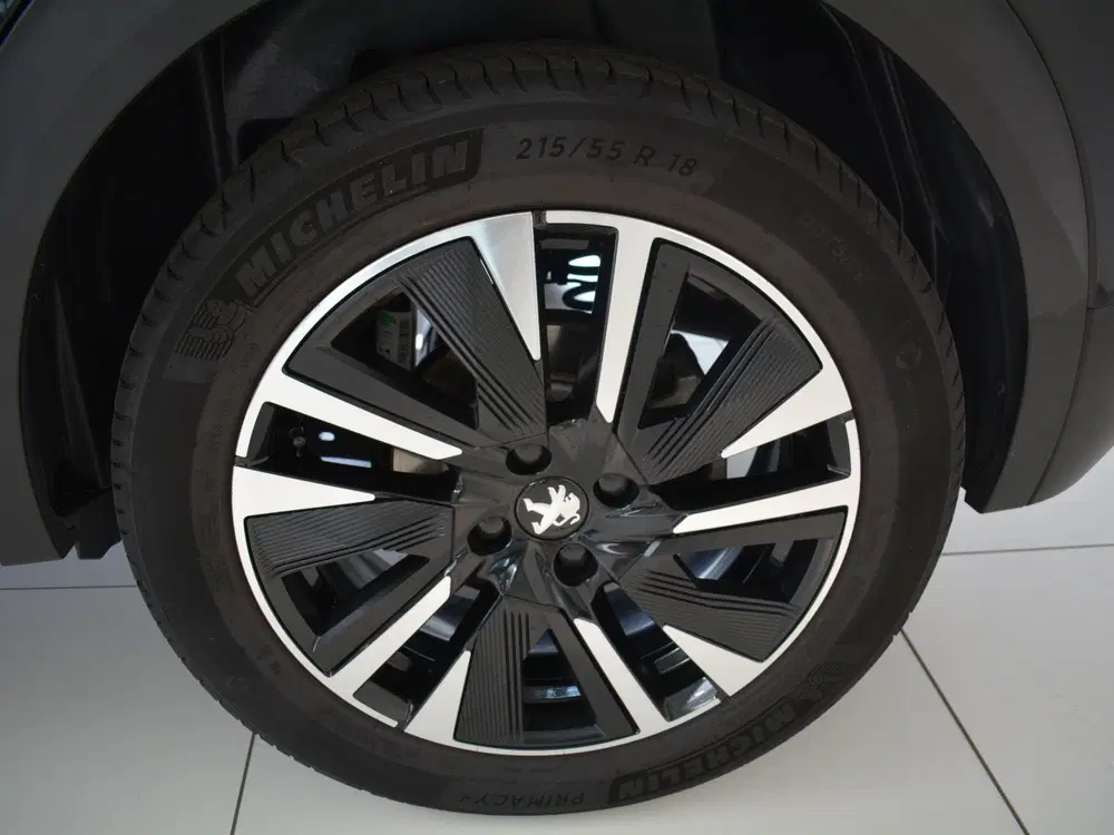 Peugeot 2008 EV GT 50 kWh uit 2023, foto 18