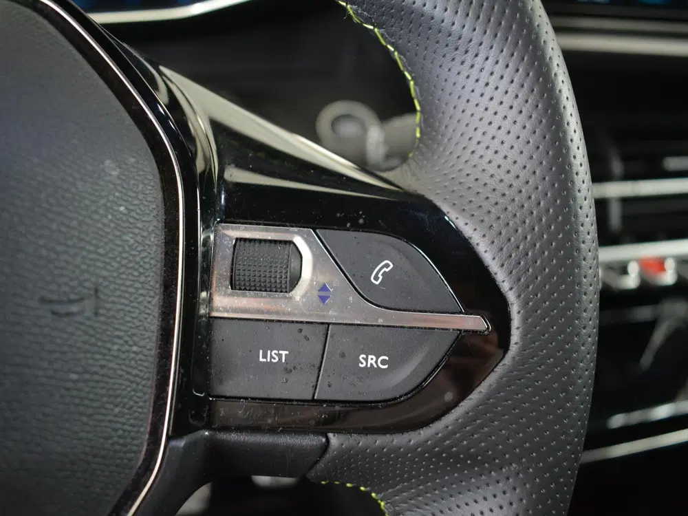 Peugeot 2008 EV GT 50 kWh uit 2023, foto 20