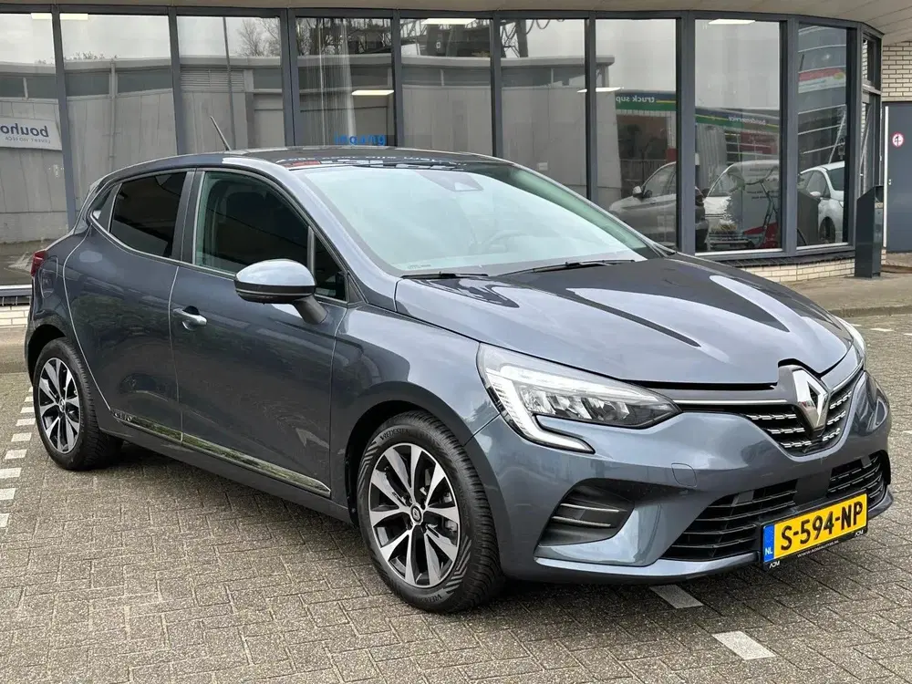 Renault Clio uit 2020, foto 12