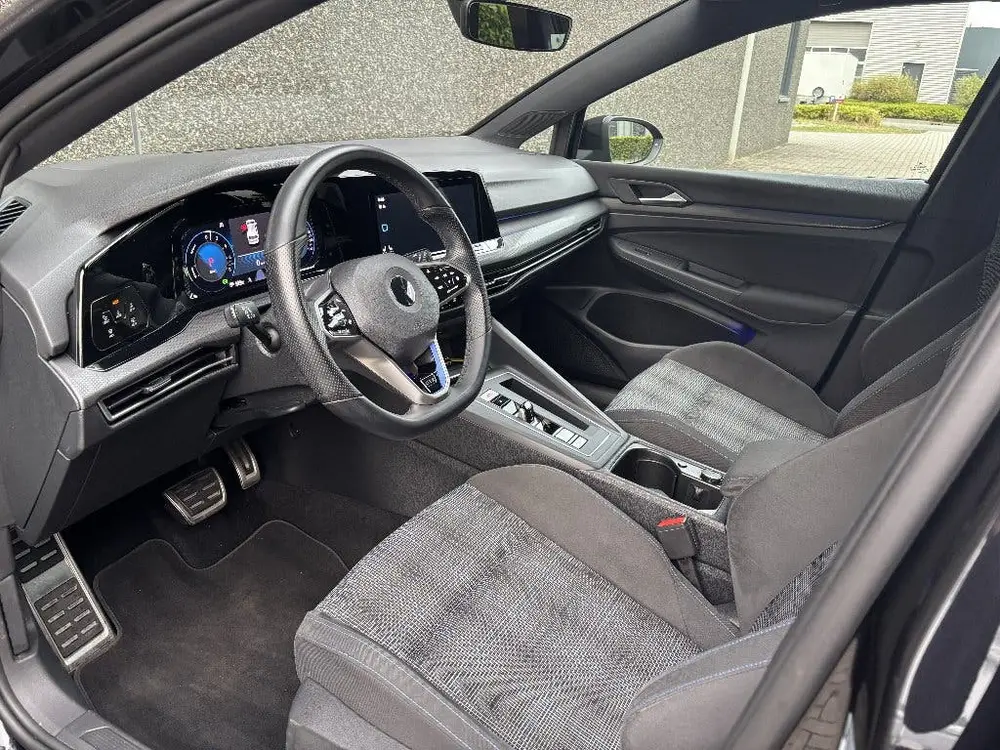 Volkswagen Golf 1.4 GTE Ehybrid 245pk DSG 2022 Zwart uit 2022, foto 8