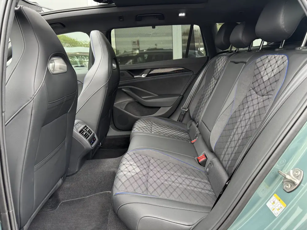 Volkswagen Passat Variant 1.5 eHybrid R-Line Edition 272pk | uit 2025, foto 19