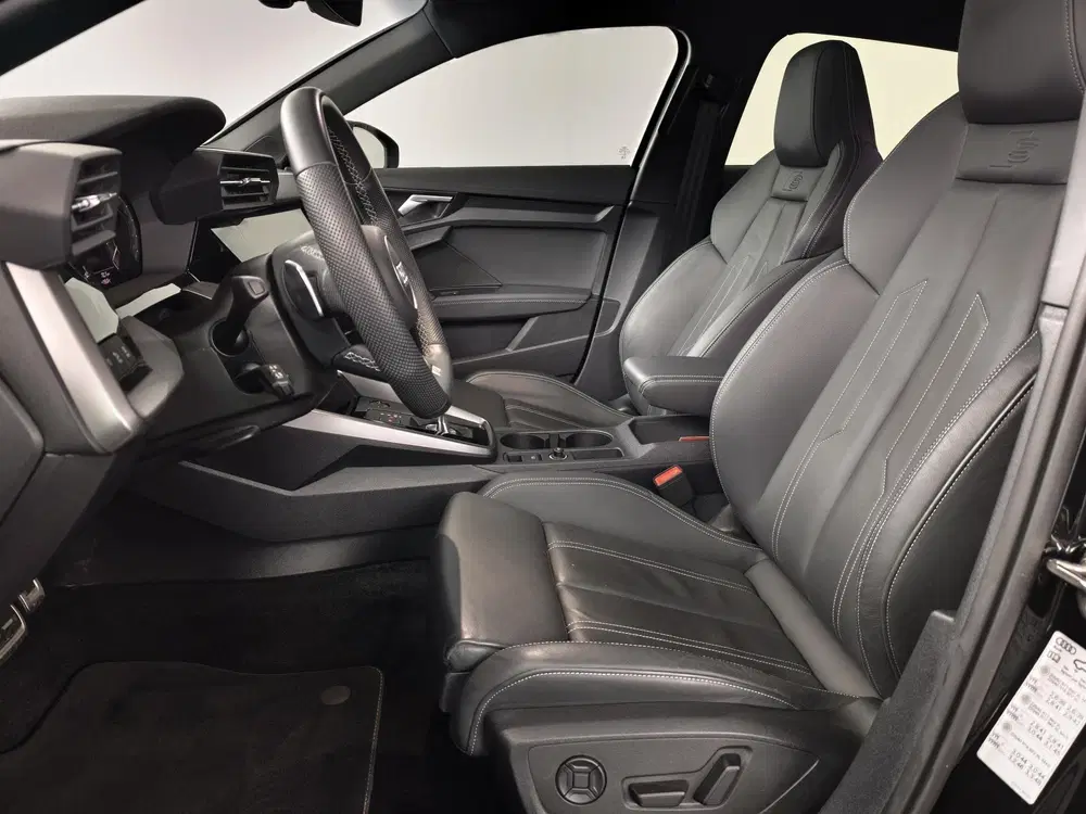 Audi A3 45 TFSI e S edition Competition uit 2024, foto 7