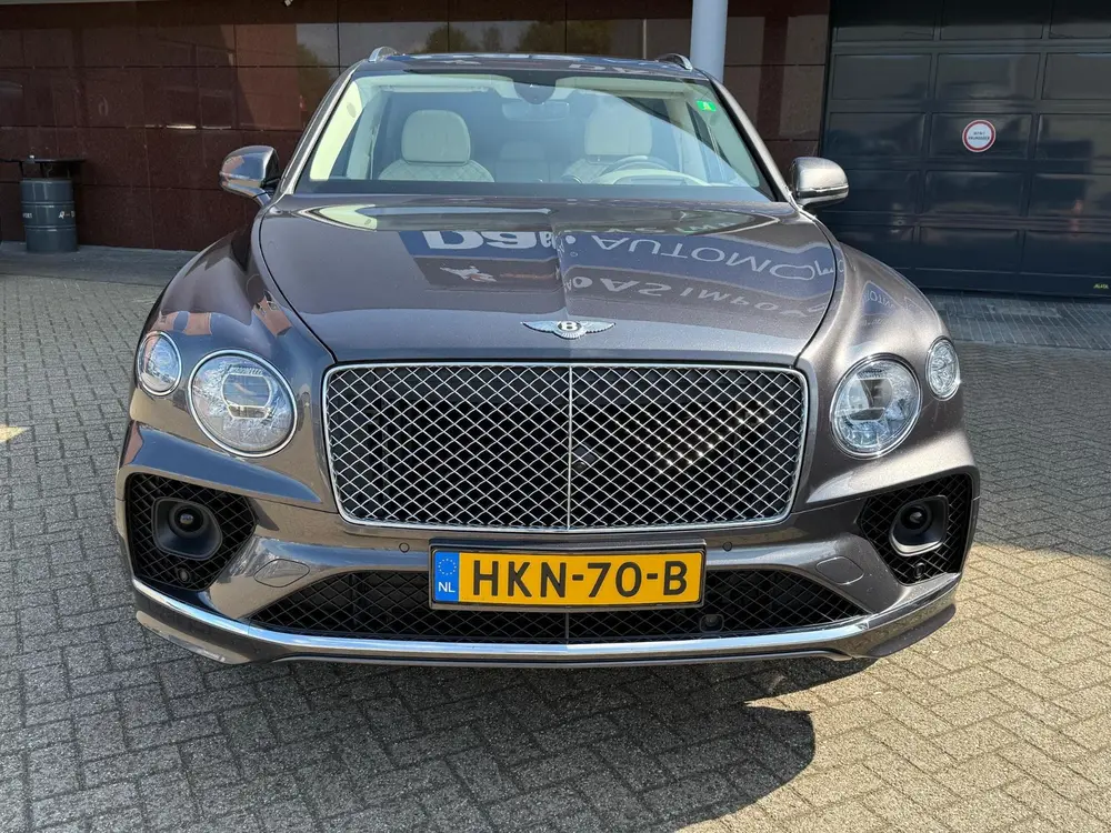 Bentley Bentayga 4.0 V8 First Edition uit 2021, foto 5
