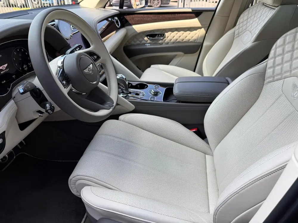 Bentley Bentayga 4.0 V8 First Edition uit 2021, foto 9