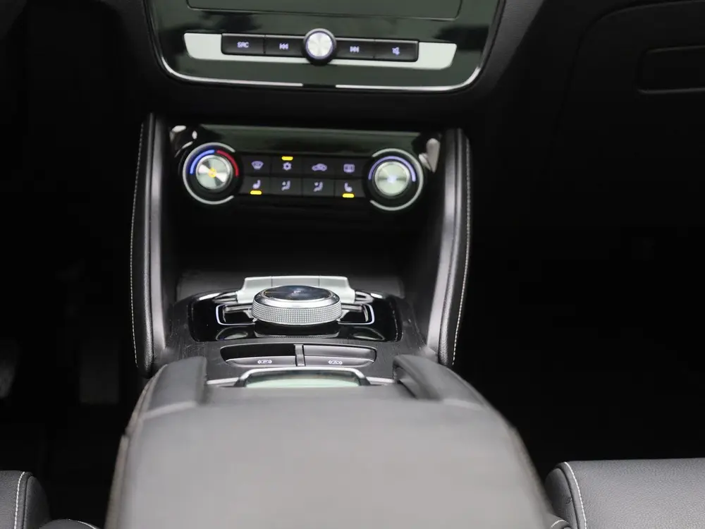 MG ZS EV Luxury 45 kWh | Navi | Leder | Panoramadak | Camera uit 2021, foto 11