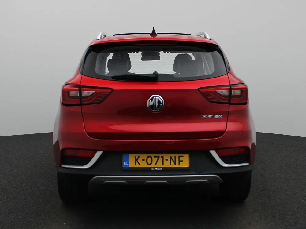 MG ZS EV Luxury 45 kWh | Navi | Leder | Panoramadak | Camera uit 2021, foto 6