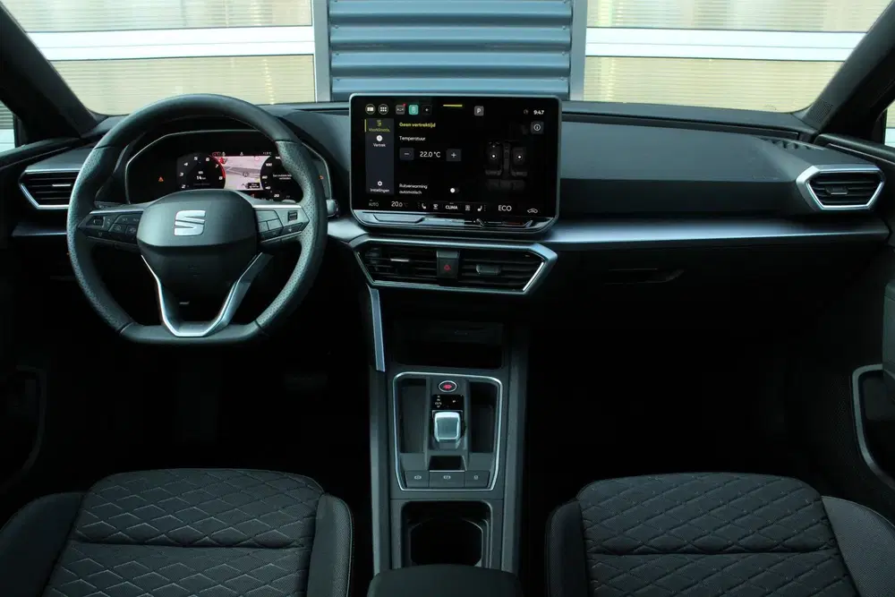 SEAT Leon 1.5 TSI e-Hybrid 204pk FR Business uit 2026, foto 5