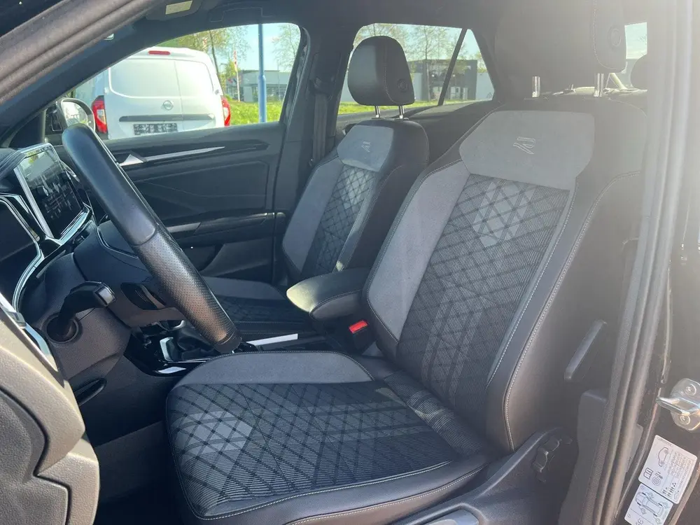 Volkswagen T-Roc 1.5 TSI R-Line | Digi dash | IQ. drive | A uit 2025, foto 2