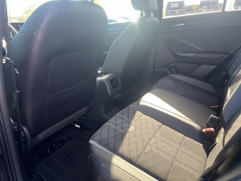 Volkswagen T-Roc 1.5 TSI R-Line | Digi dash | IQ. drive | A uit 2025, foto 9