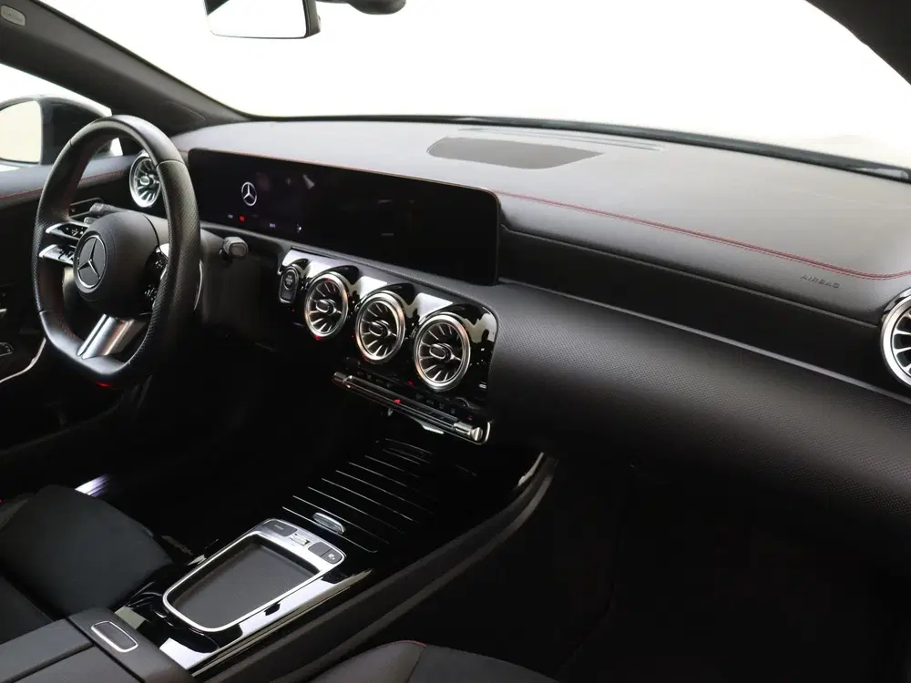 Mercedes-Benz CLA 250 e Star Edition uit 2024, foto 5