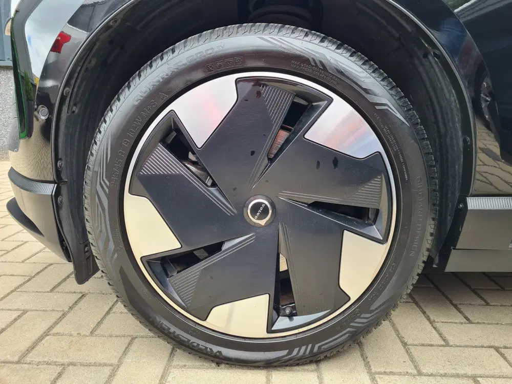 Volvo EX30 Single Motor Extended Range Ultra 69 kWh uit 2023, foto 14