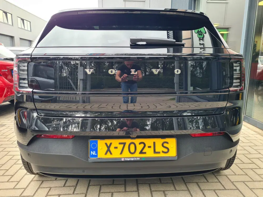 Volvo EX30 Single Motor Extended Range Ultra 69 kWh uit 2023, foto 18