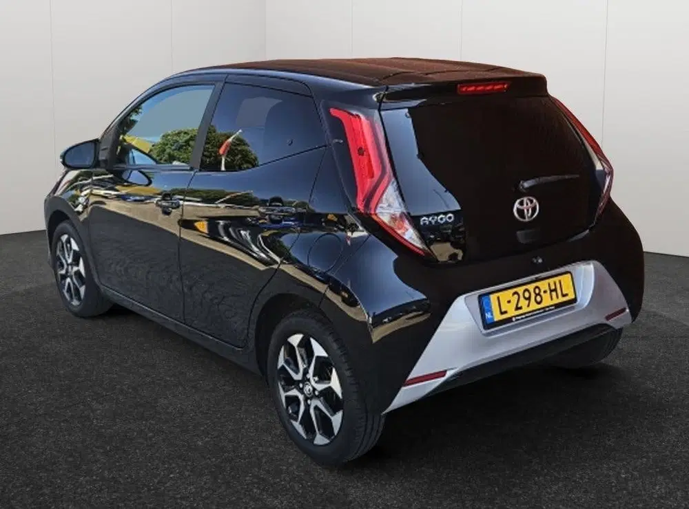 Toyota Aygo 1.0 VVT-i x-joy Automaat 1e eigenaar Clima uit 2021, foto 2