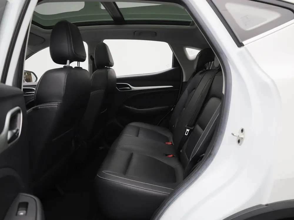 MG ZS EV Luxury 45 kWh | Navi | Leder | Panoramadak | Camera uit 2021, foto 13