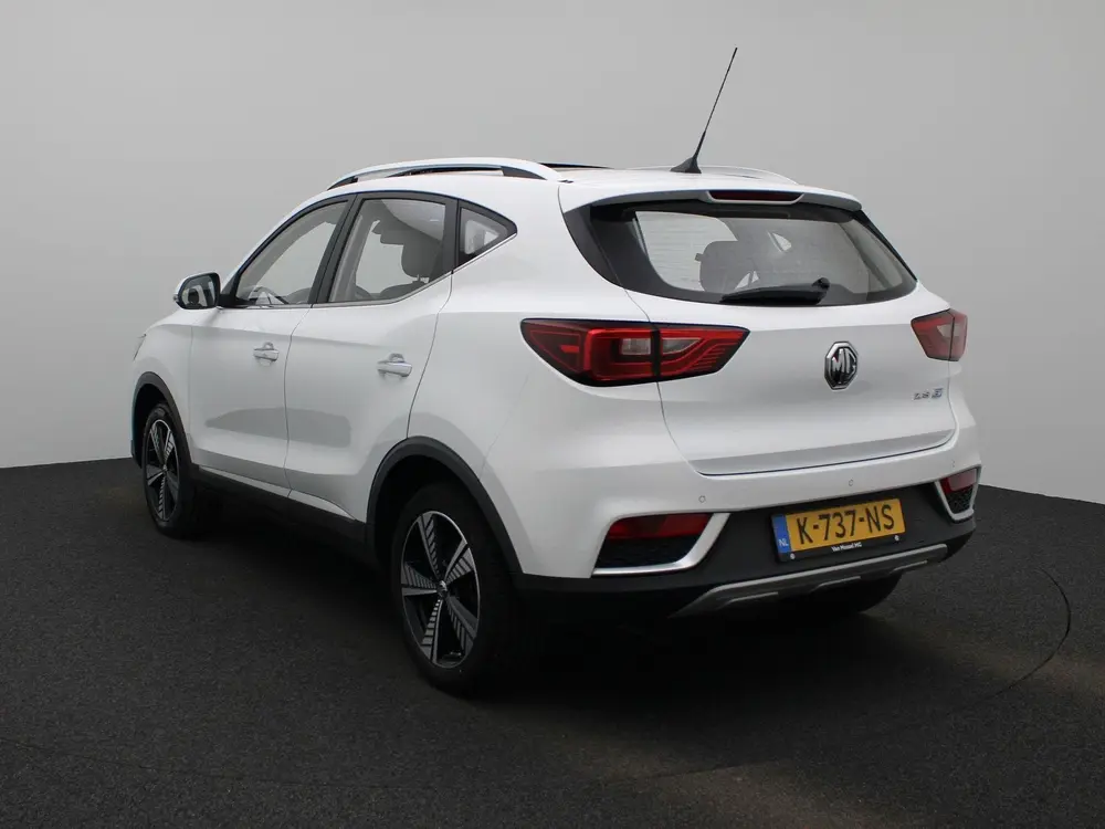 MG ZS EV Luxury 45 kWh | Navi | Leder | Panoramadak | Camera uit 2021, foto 3