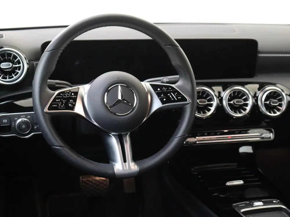 Mercedes-Benz A-Klasse Star Edition Luxury Line uit 2024, foto 3