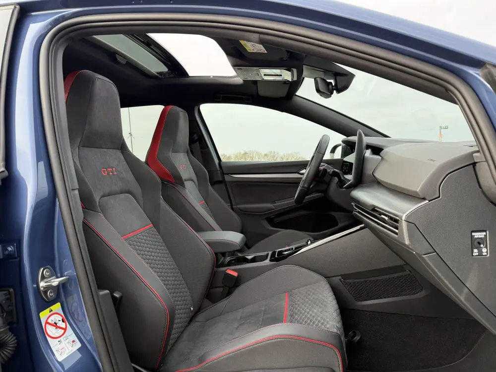 Volkswagen Golf 8.5 2.0 TSI GTI Clubsport | Pano | HUD | IQ uit 2024, foto 10