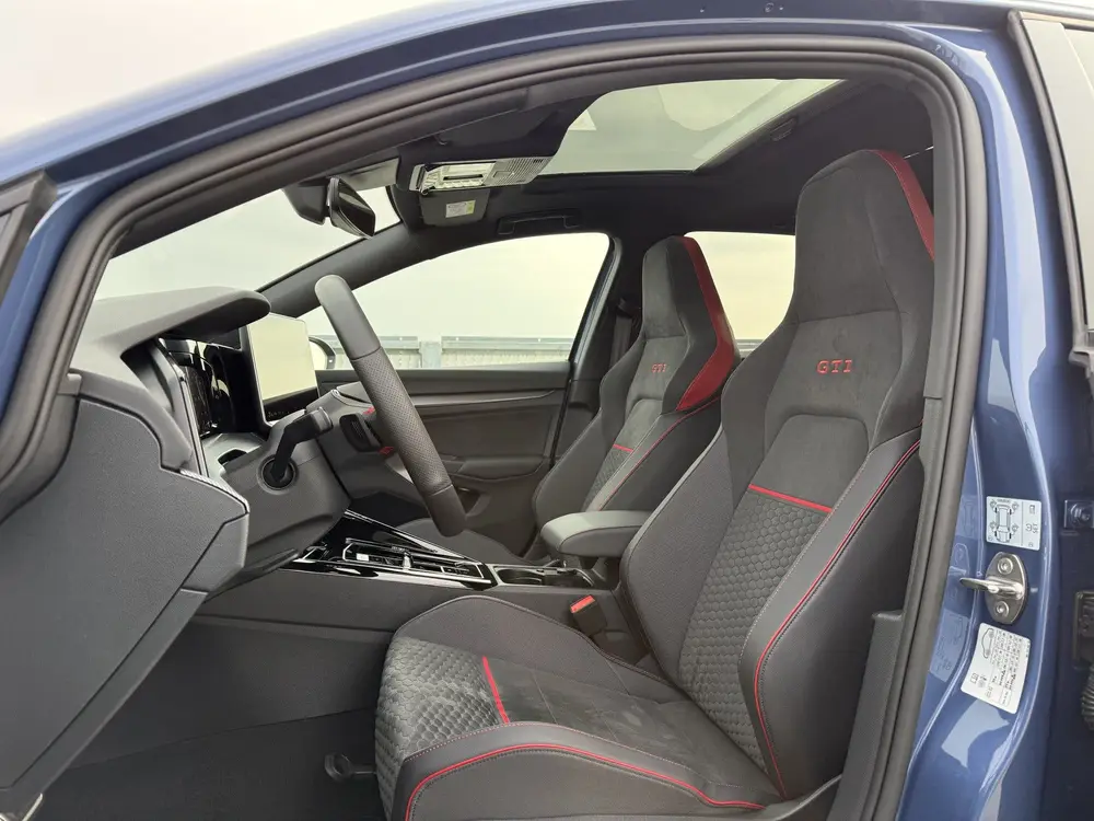 Volkswagen Golf 8.5 2.0 TSI GTI Clubsport | Pano | HUD | IQ uit 2024, foto 9