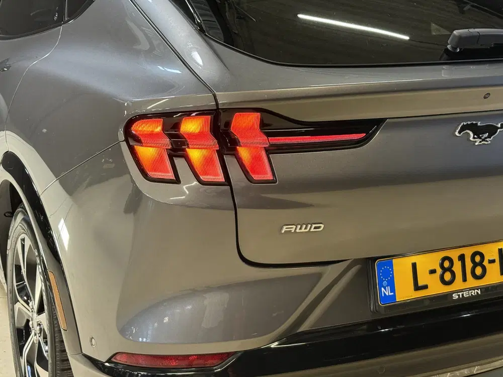 Ford Mustang Mach-E Extended AWD 98 kWh uit 2021, foto 15