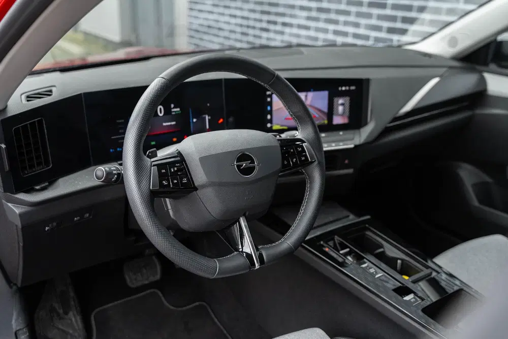 Opel Astra 1.6 Hybrid Business Elegance uit 2022, foto 11