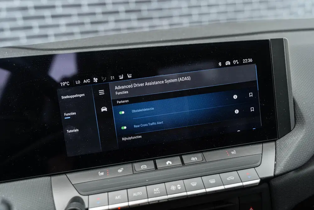 Opel Astra 1.6 Hybrid Business Elegance uit 2022, foto 20