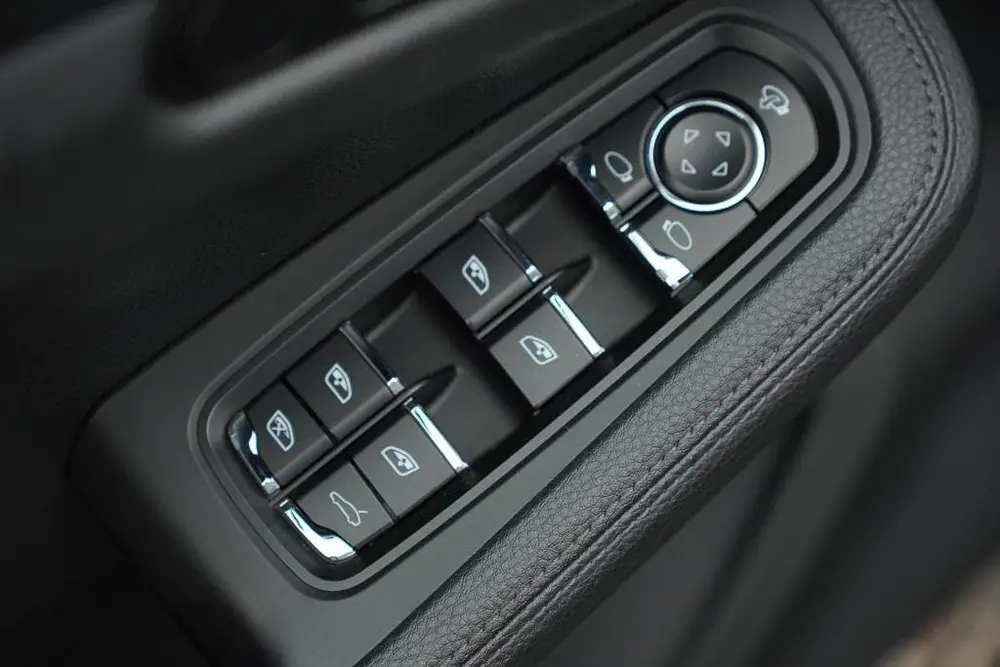 Porsche Macan 2.0 uit 2020, foto 15