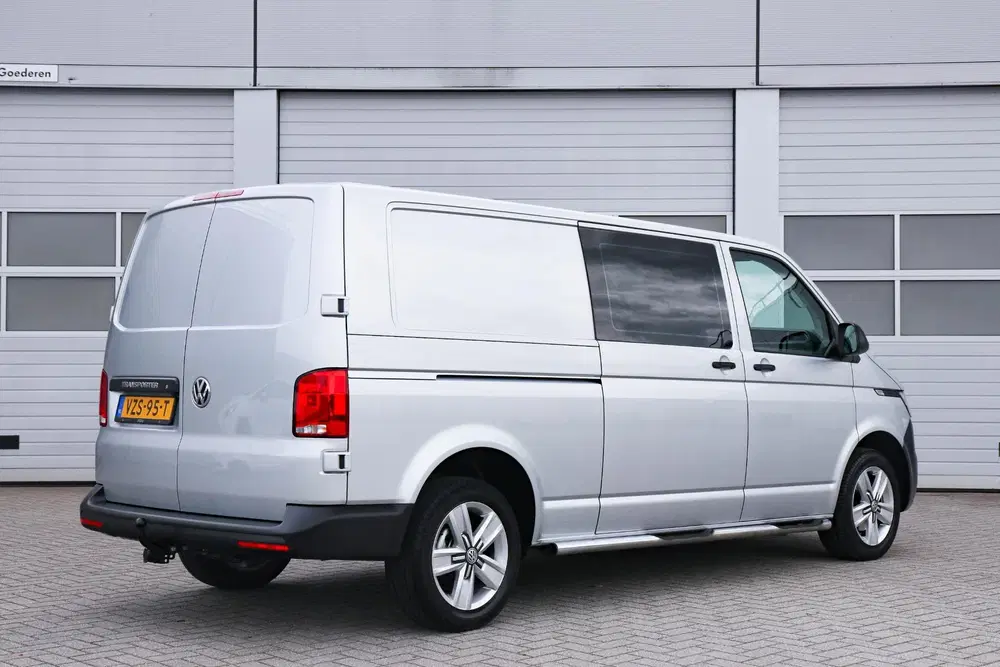 Volkswagen Transporter 2.0 TDI 110pk L2H1 DC 28 Comfortline uit 2024, foto 2