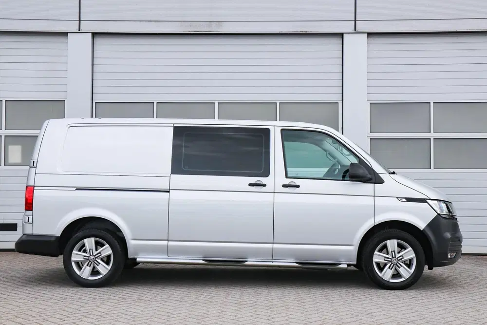 Volkswagen Transporter 2.0 TDI 110pk L2H1 DC 28 Comfortline uit 2024, foto 3