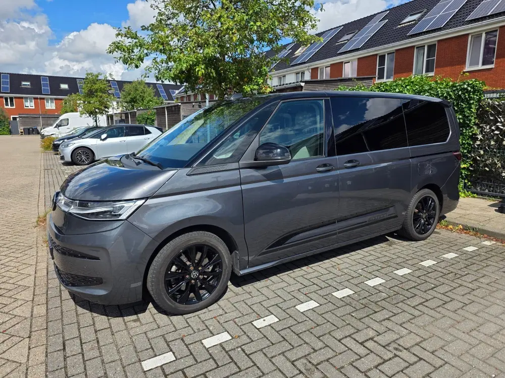 Volkswagen Multivan 1.4 Ehybrid 218pk L1h1 6-DSG 2022 Grijs uit 2022
