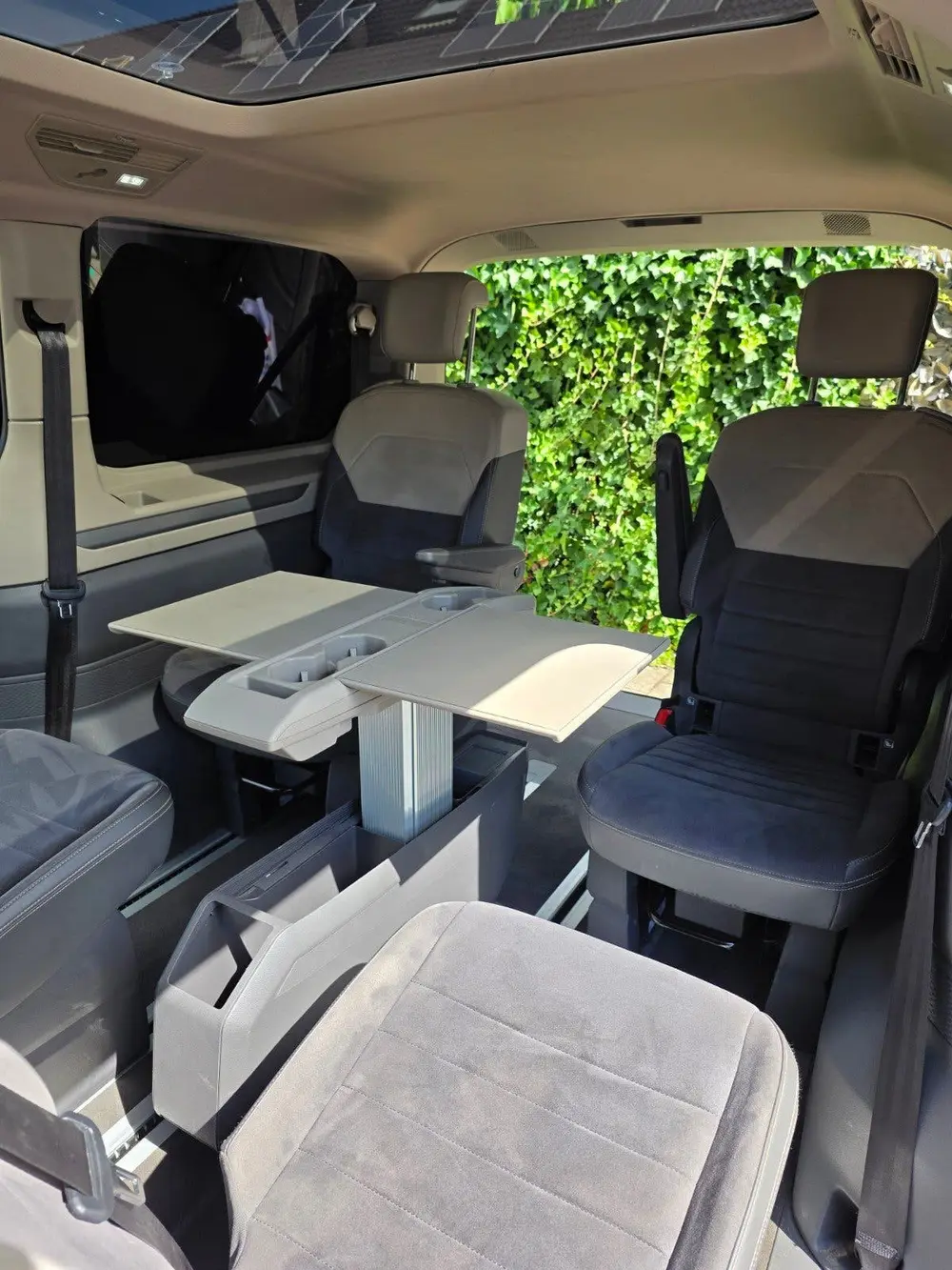 Volkswagen Multivan 1.4 Ehybrid 218pk L1h1 6-DSG 2022 Grijs uit 2022, foto 17
