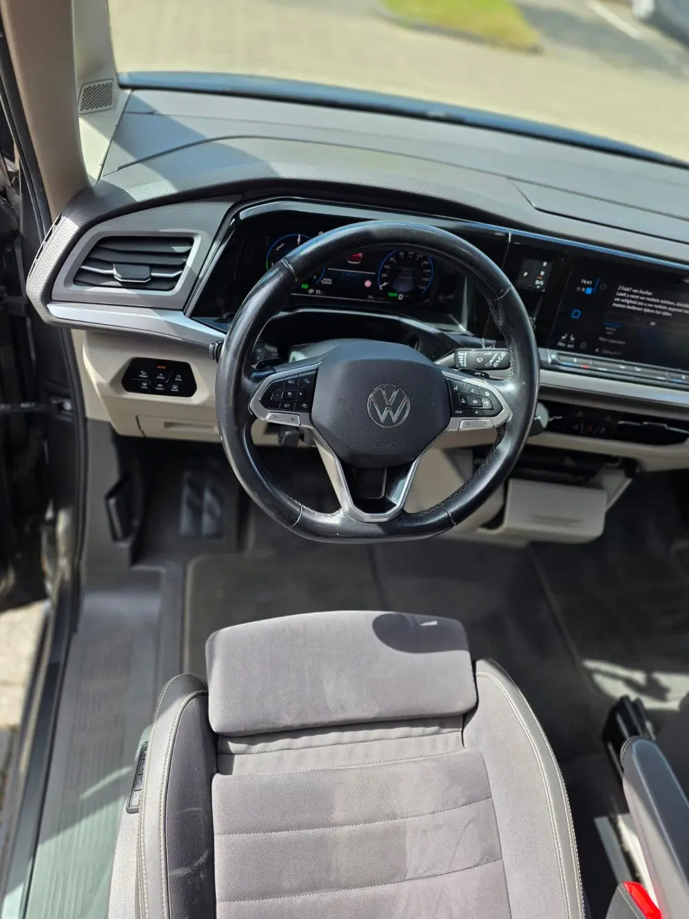 Volkswagen Multivan 1.4 Ehybrid 218pk L1h1 6-DSG 2022 Grijs uit 2022, foto 20