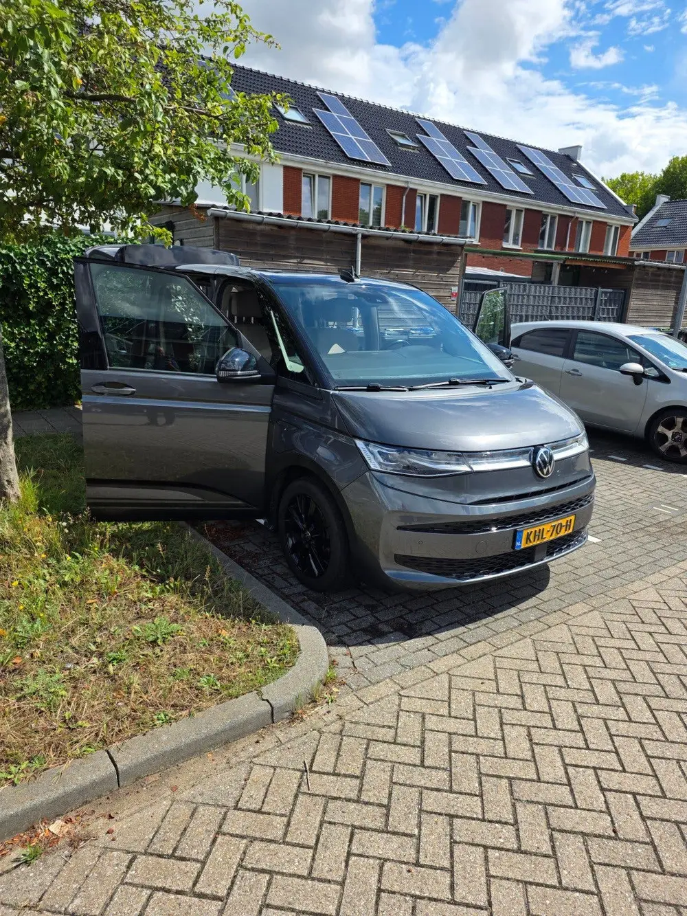 Volkswagen Multivan 1.4 Ehybrid 218pk L1h1 6-DSG 2022 Grijs uit 2022, foto 7