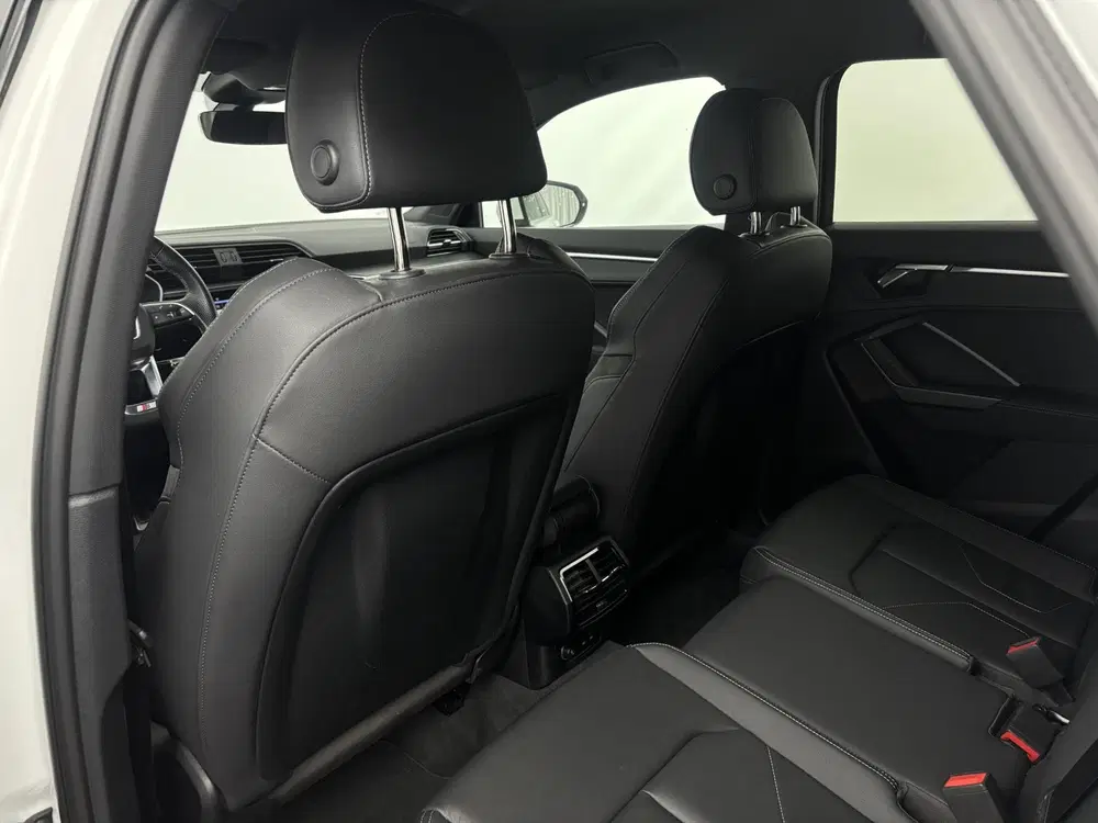 Audi Q3 45 TFSI e S Edition uit 2022, foto 12