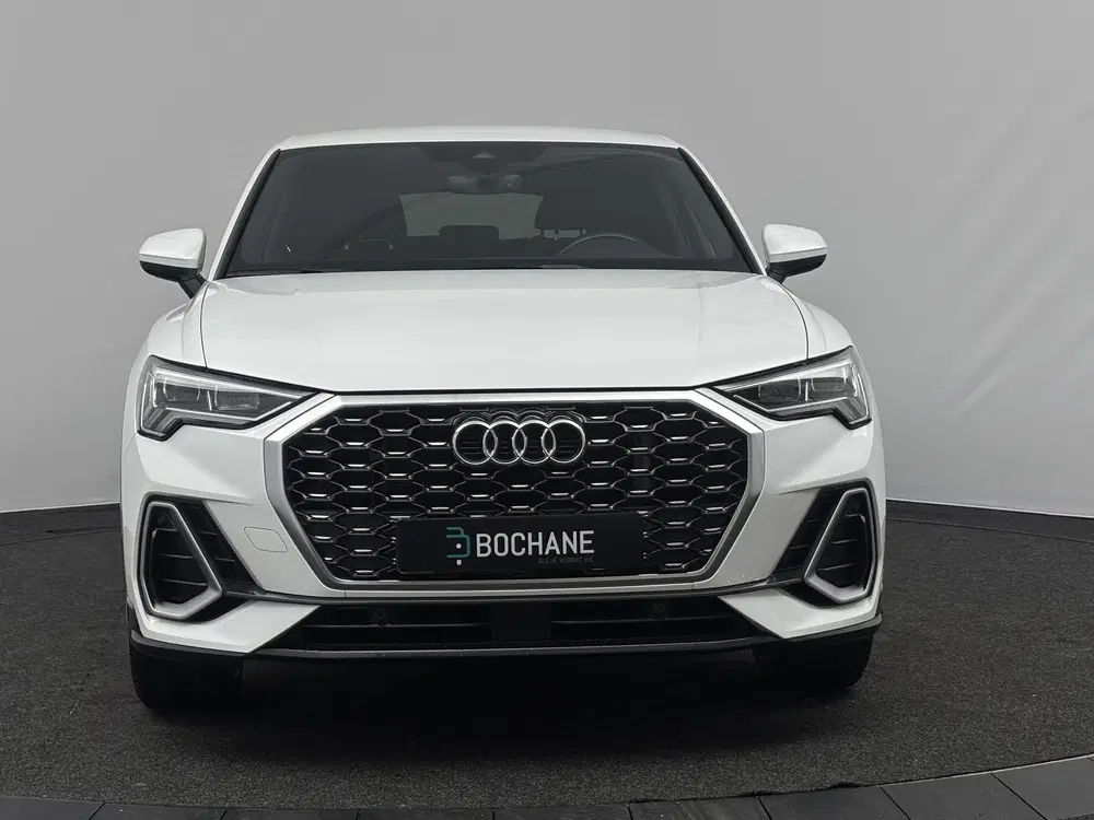 Audi Q3 45 TFSI e S Edition uit 2022, foto 15