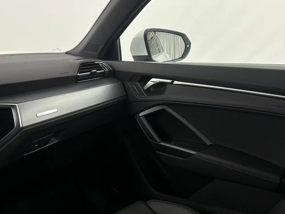 Audi Q3 45 TFSI e S Edition uit 2022, foto 20