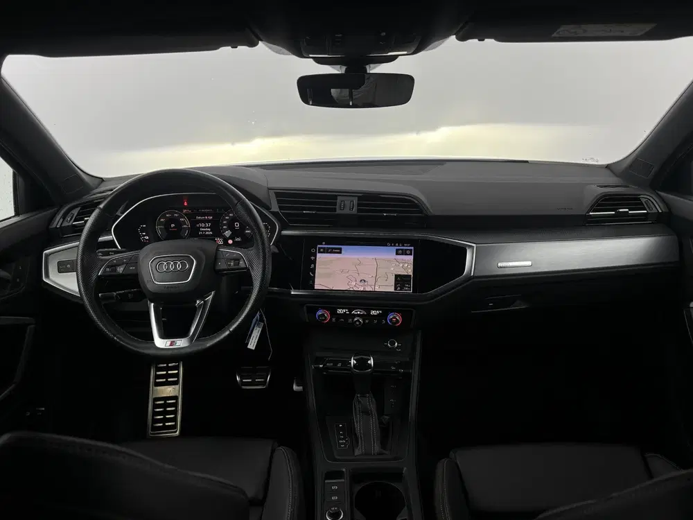 Audi Q3 45 TFSI e S Edition uit 2022, foto 3