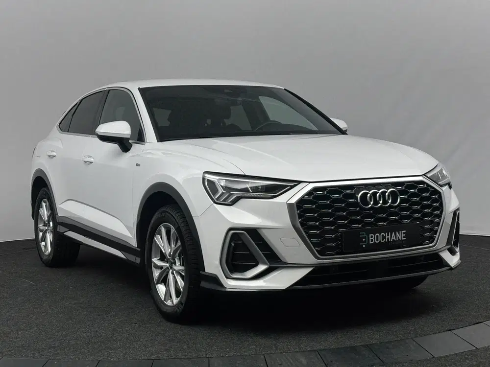 Audi Q3 45 TFSI e S Edition uit 2022, foto 5