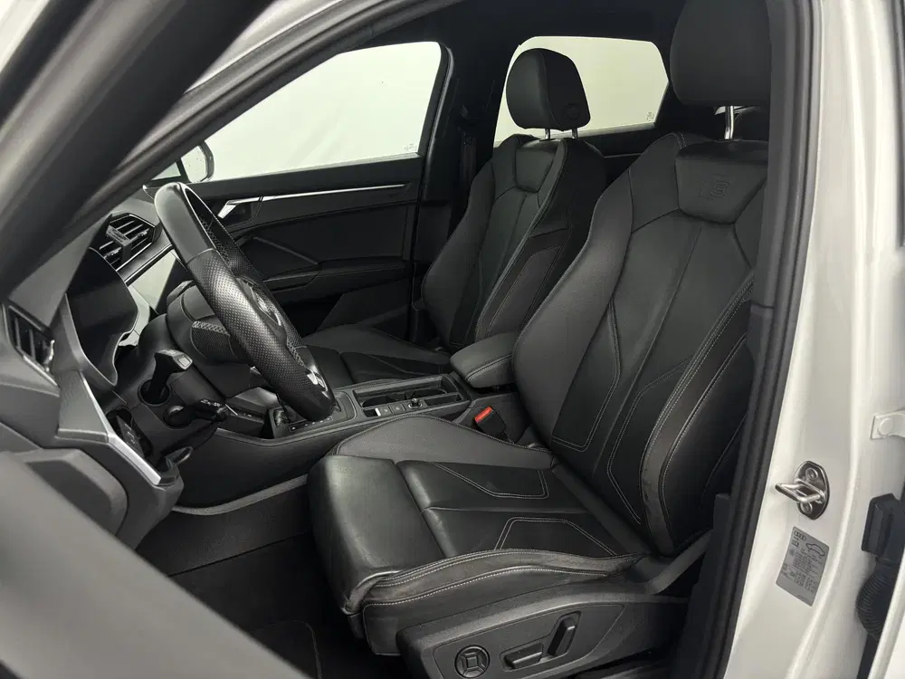 Audi Q3 45 TFSI e S Edition uit 2022, foto 7
