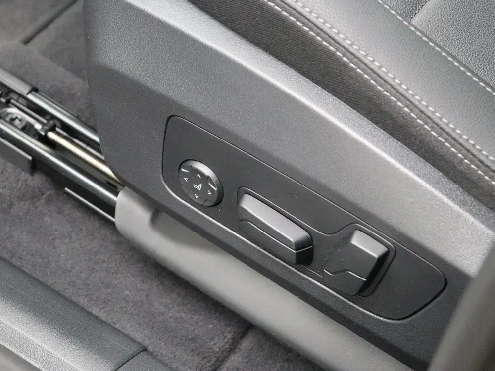 BMW iX1 xDrive30 Launch Edition uit 2025, foto 12
