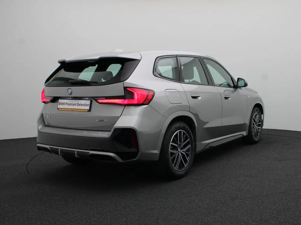 BMW iX1 xDrive30 Launch Edition uit 2025, foto 2