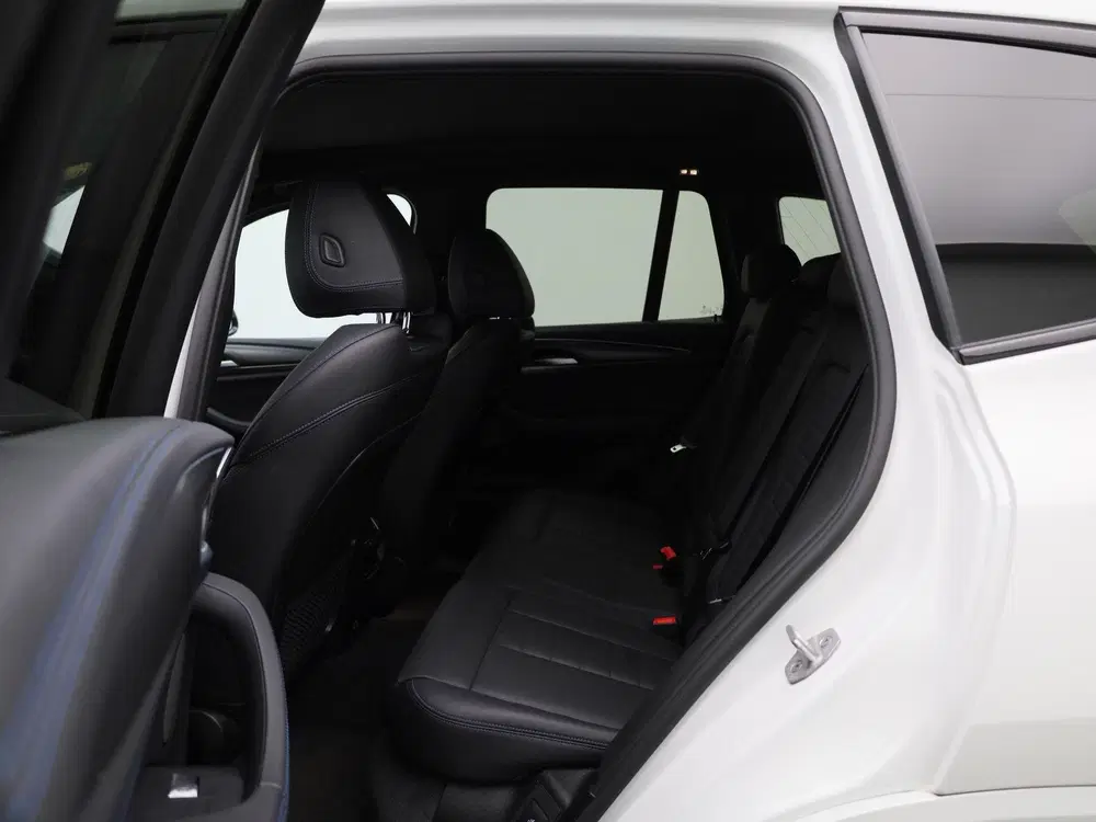 BMW iX3 High Executive 80 kWh uit 2024, foto 10