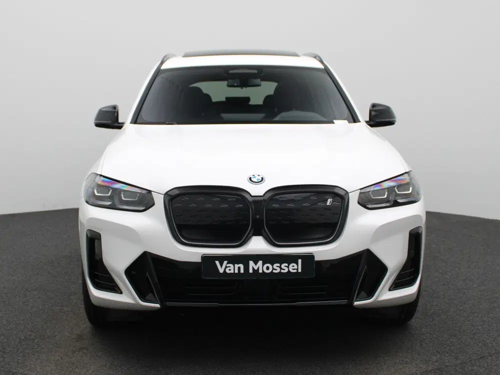 BMW iX3 High Executive 80 kWh uit 2024, foto 3