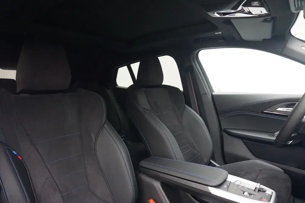 BMW iX2 eDrive20 uit 2026, foto 8