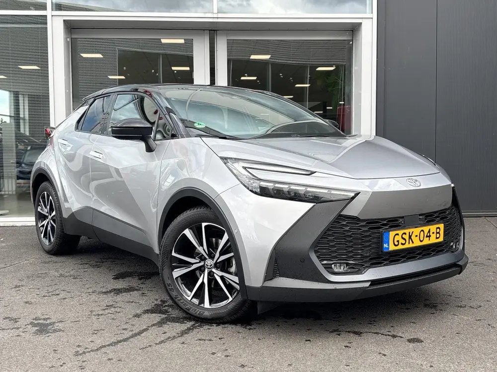 Toyota C-Hr 1.8 Hybrid 140 First Edition uit 2024, foto 3